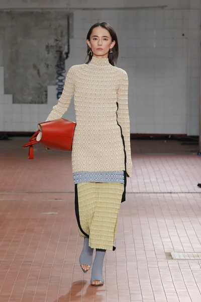 Look 22